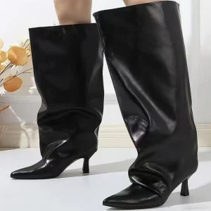 Stivali larghi e morbidi