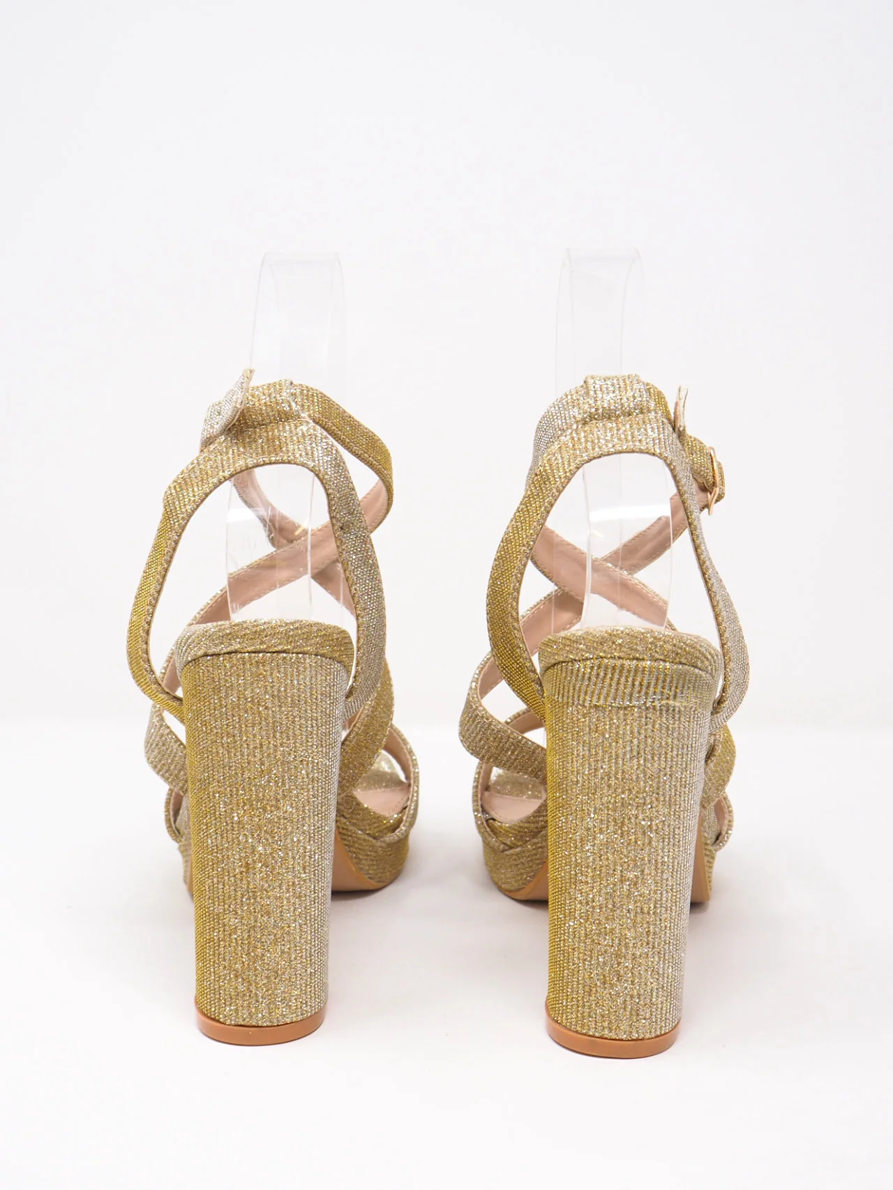 Sandali con brillantini e tacco grosso - immagine 9